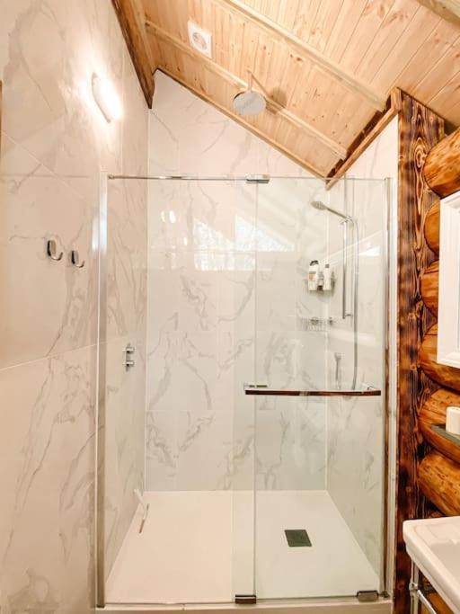Villa Log Cabin/hot Tub On Private Jurassic Coast *