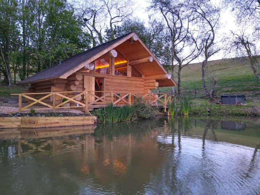 Log Cabin/hot Tub On Private Jurassic Coast