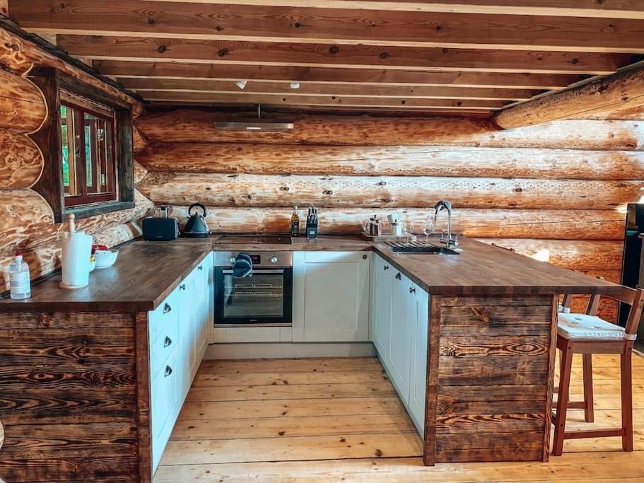 Log Cabin/hot Tub On Private Jurassic Coast
